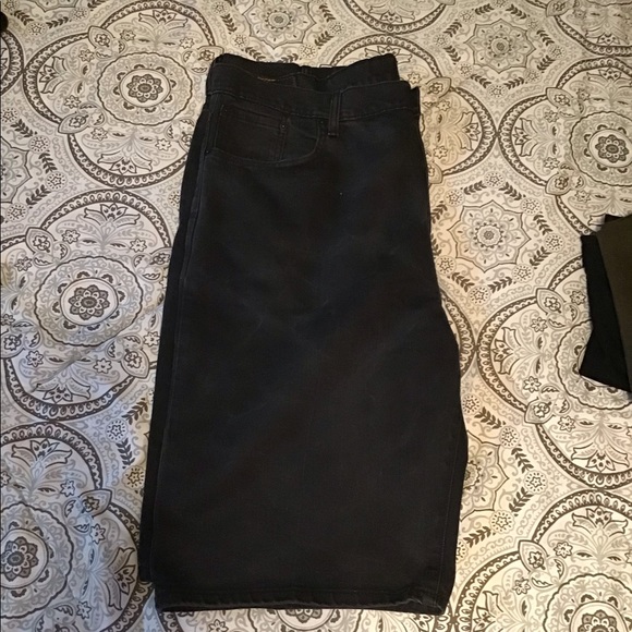 Men’s Levi’s Shorts - Picture 2 of 4